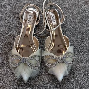Badgley Mischka Sabina Tulle Bow Pointed Flats - Sz 9